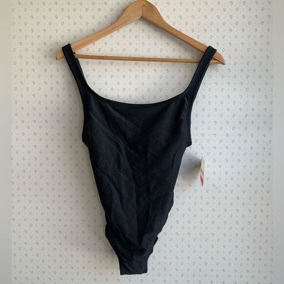 NEW! Reebok Classic Ribbed One-Piece Swimsuit Bathing Suit Swim Black Small PW13 - Picture 2 of 7